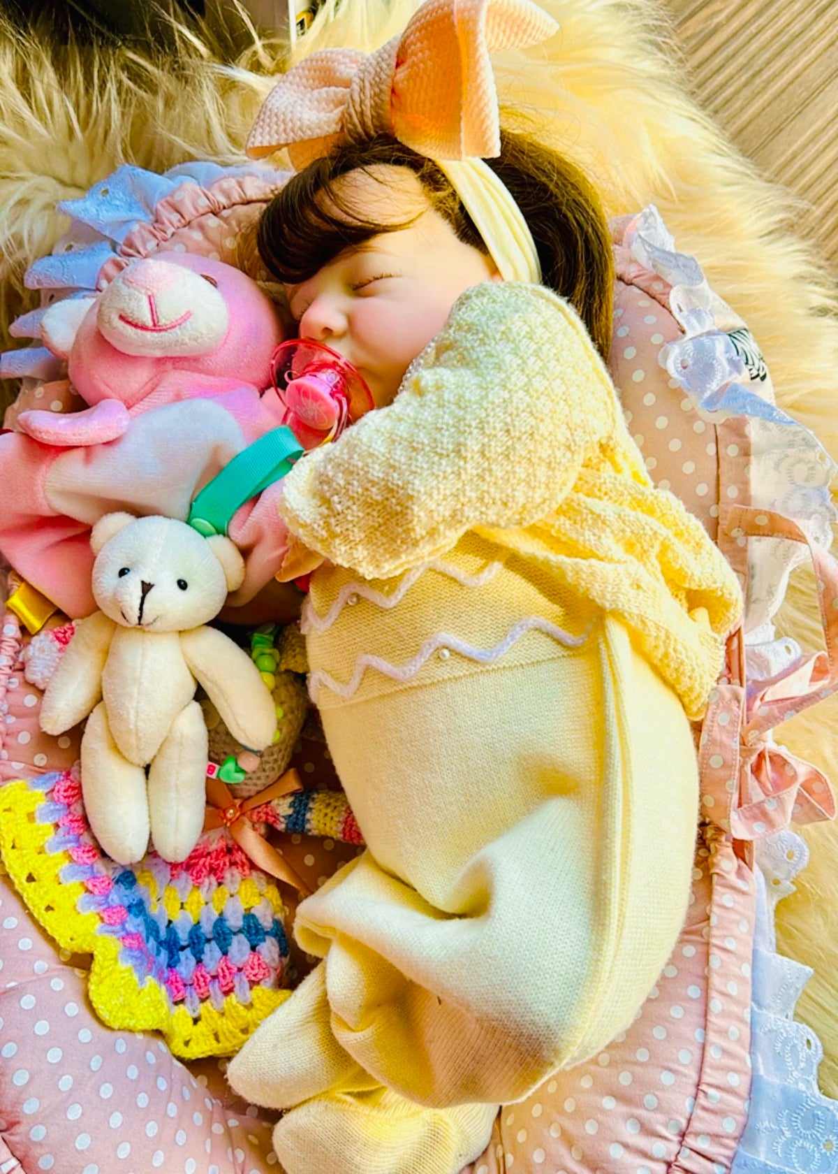 BEBÊ REBORN MENINA CLEA MEGA REALISTA CABELO FIO A FIO MAGNÍFICA TECIDO
