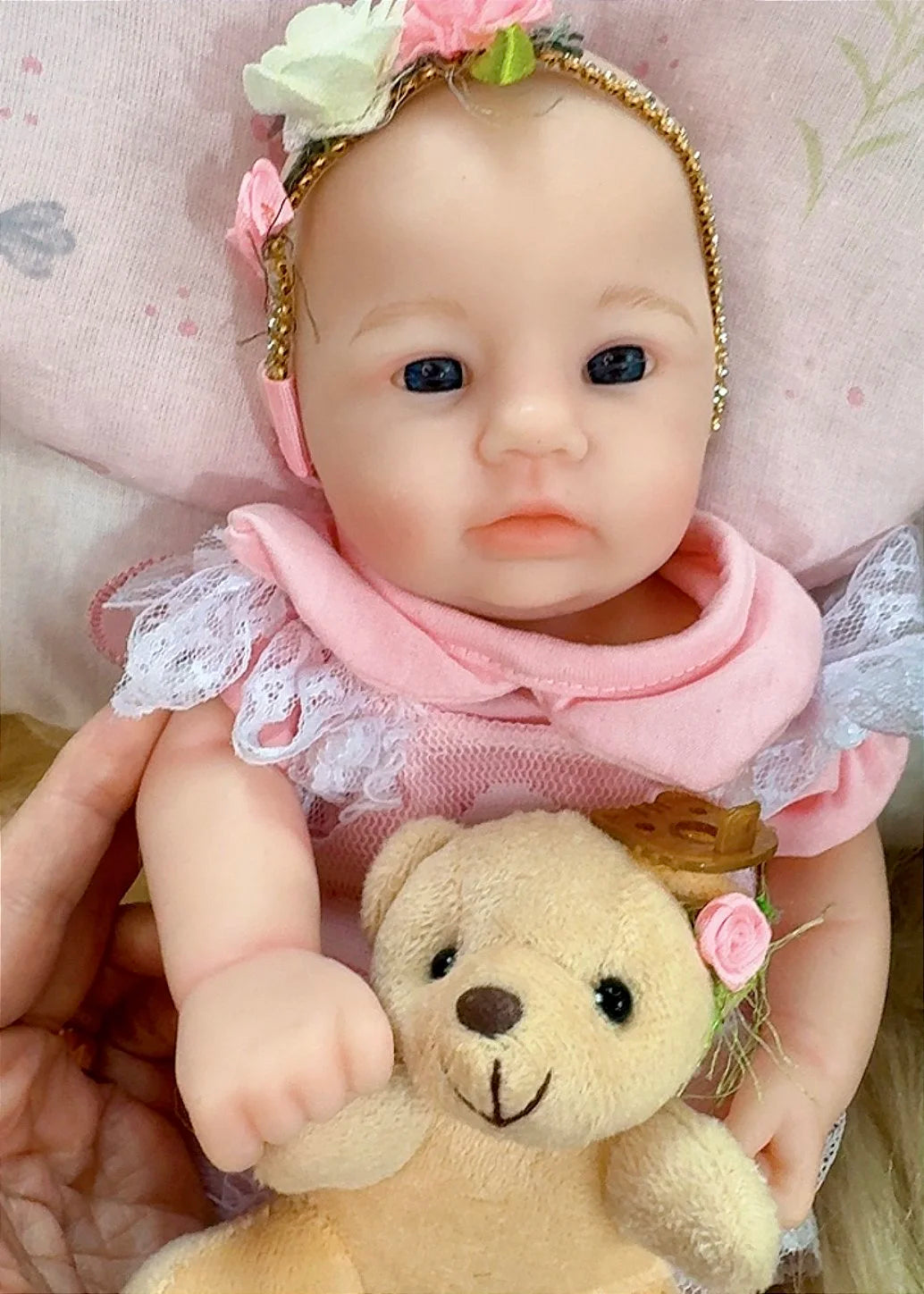 BEBÊ REBORN SILICONE SÓLIDO BELLA REALISTA BEM MOLINHA FEMININA