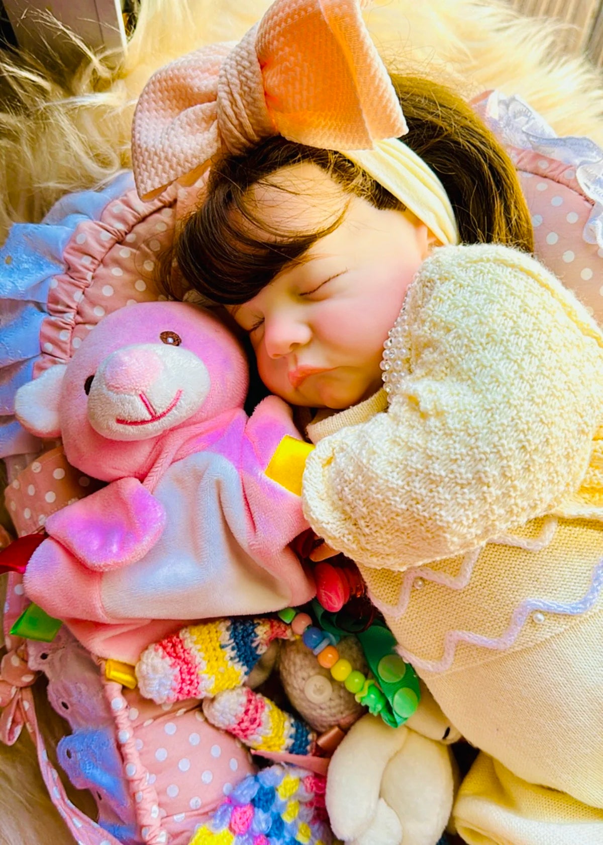 BEBÊ REBORN MENINA CLEA MEGA REALISTA CABELO FIO A FIO MAGNÍFICA TECIDO