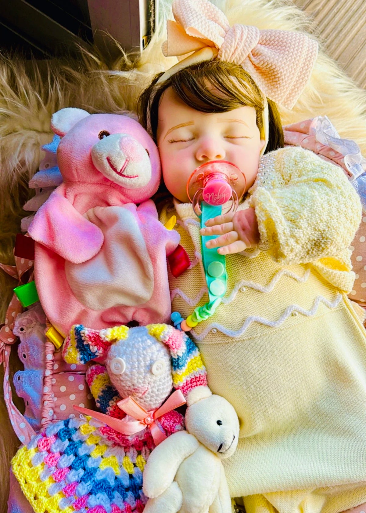 BEBÊ REBORN MENINA CLEA MEGA REALISTA CABELO FIO A FIO MAGNÍFICA TECIDO