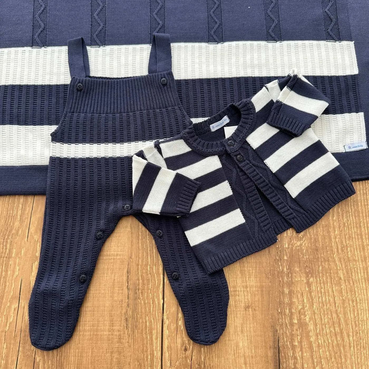 Kit Saída Maternidade Personalizável Completa Azul Marinho + Branco | Personalize Com o Nome do Seu Príncipe